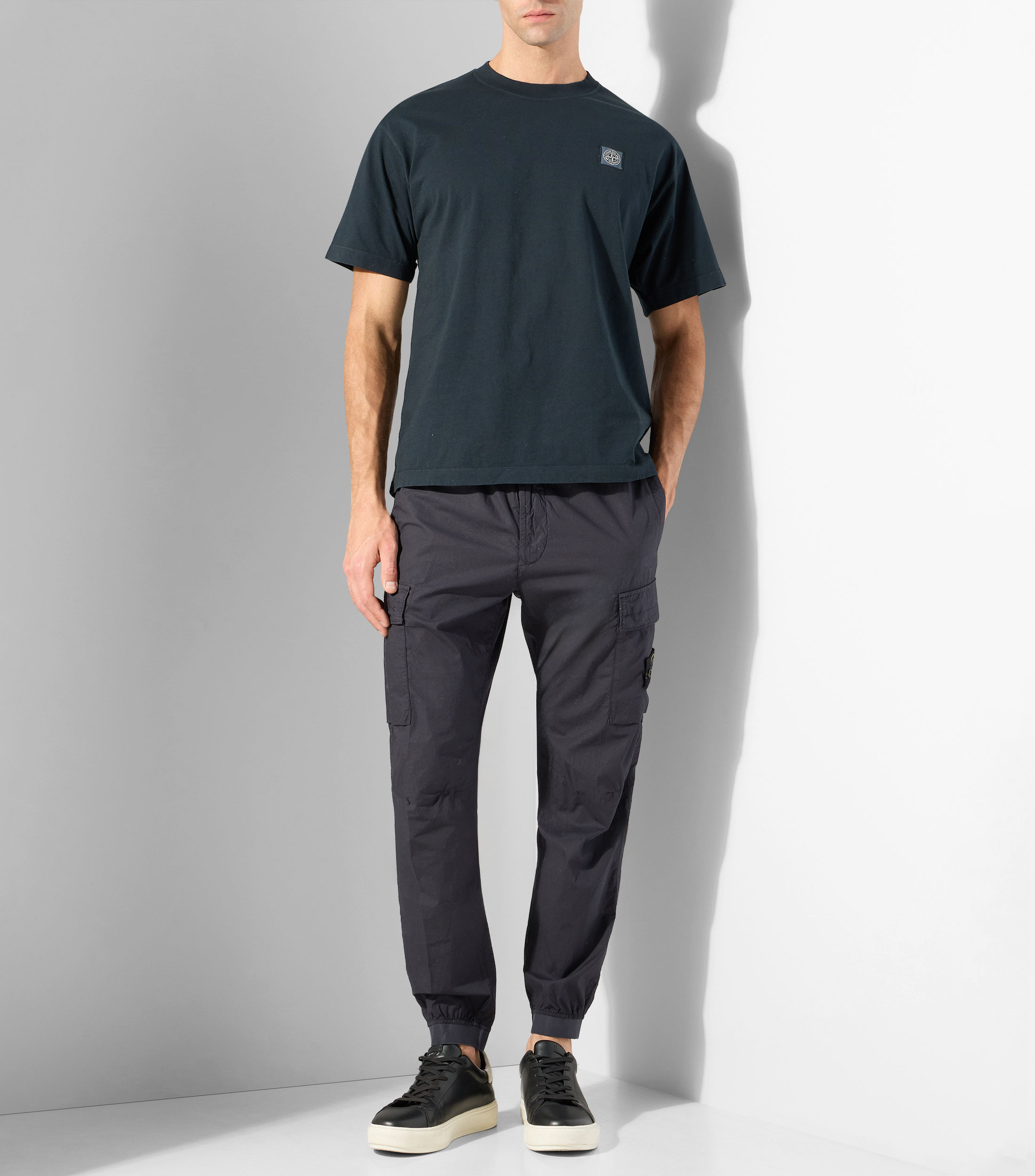 Playera de cuello redondo con manga corta lisa Hombre